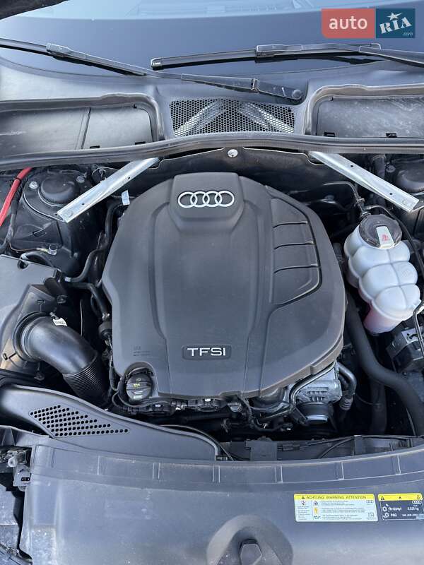 Седан Audi A4 2019 в Ромнах