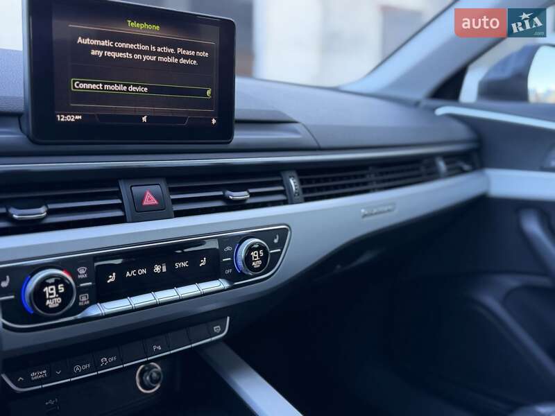 Седан Audi A4 2019 в Львові