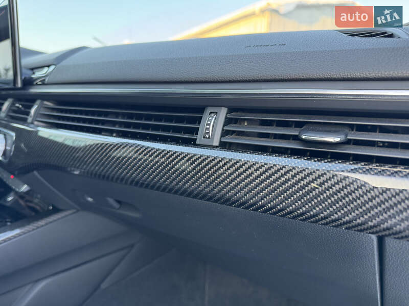 Универсал Audi A4 2019 в Луцке