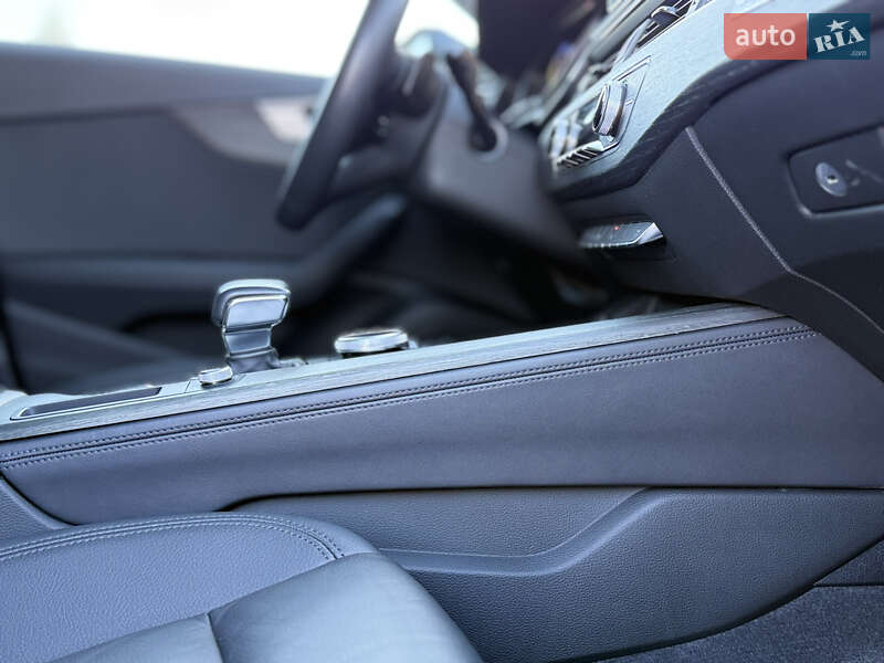 Седан Audi A4 2019 в Києві