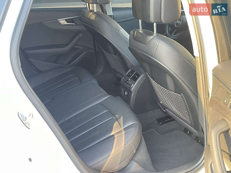 Седан Audi A4 2016 в Киеве