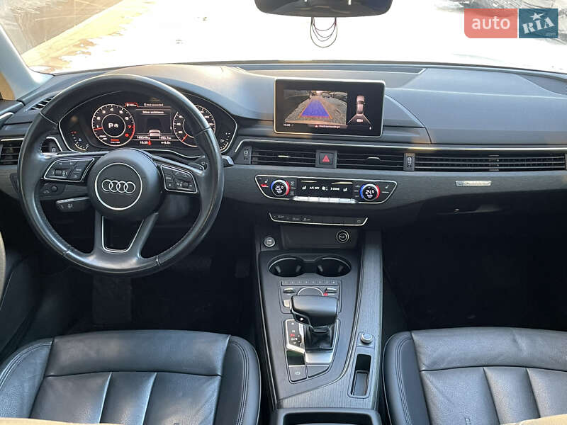 Седан Audi A4 2016 в Киеве