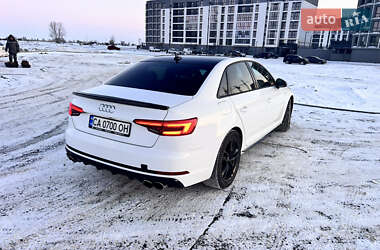 Седан Audi A4 2016 в Черкассах