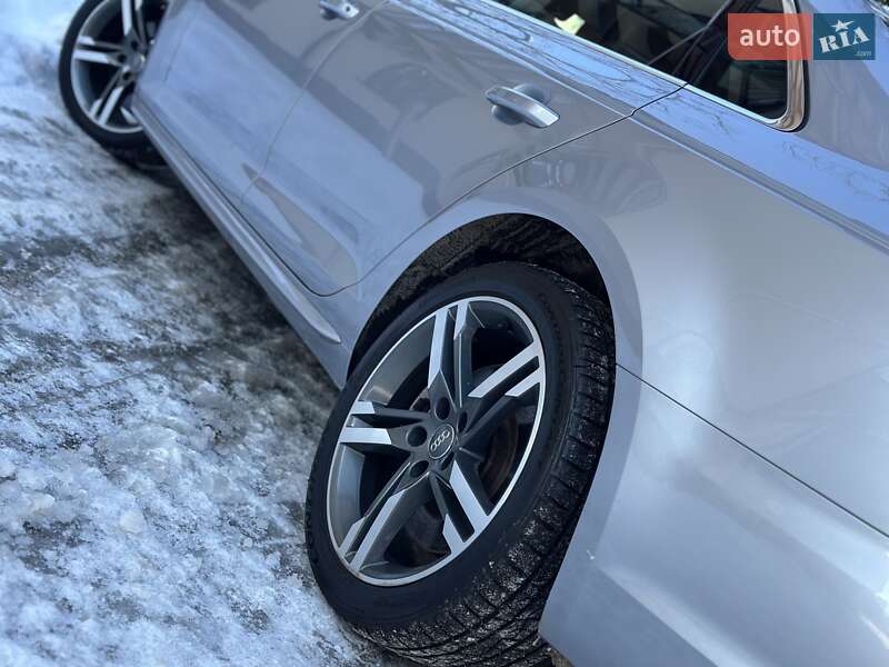Седан Audi A4 2017 в Дрогобыче