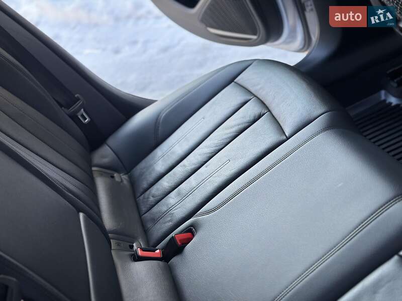 Седан Audi A4 2017 в Дрогобыче