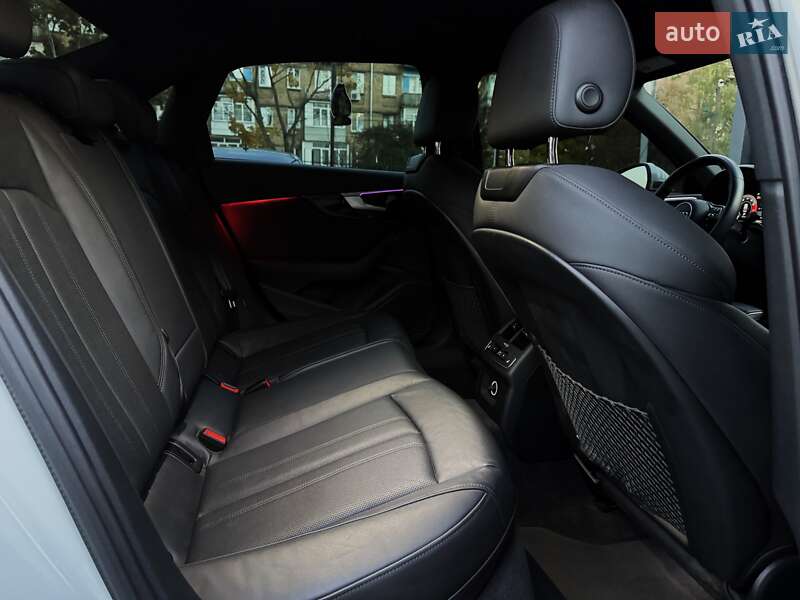 Седан Audi A4 2020 в Киеве