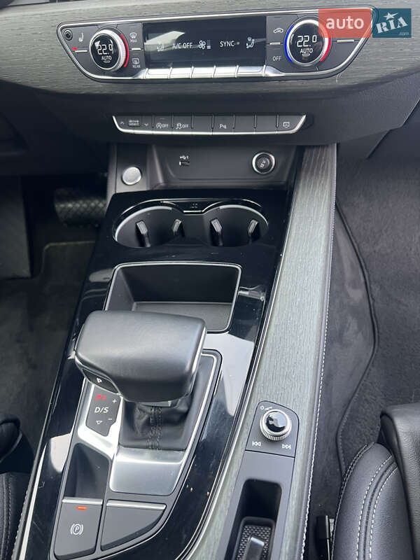 Седан Audi A4 2023 в Днепре