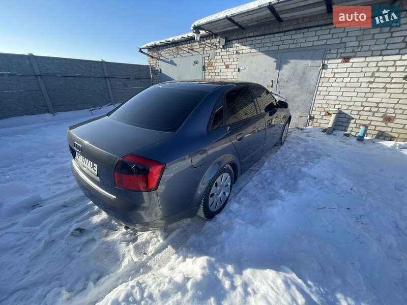 Седан Audi A4 2001 в Павлограді