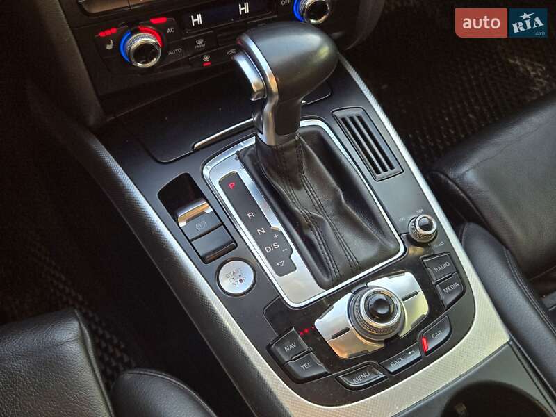 Седан Audi A4 2012 в Києві