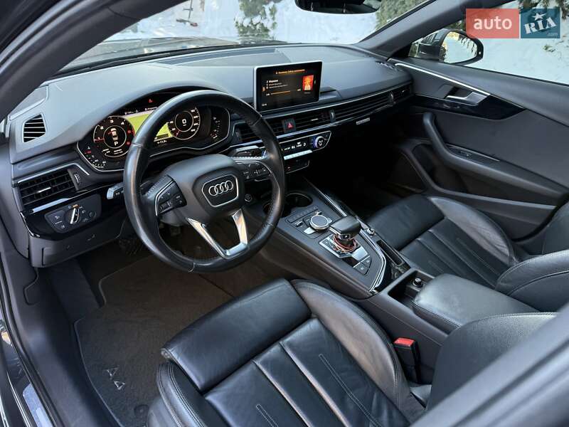 Седан Audi A4 2016 в Рівному