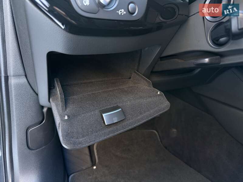 Седан Audi A4 2016 в Рівному