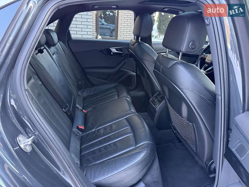 Седан Audi A4 2016 в Рівному