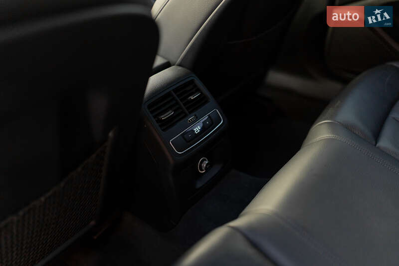Седан Audi A4 2019 в Киеве