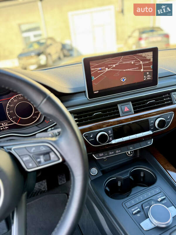 Седан Audi A4 2019 в Львове