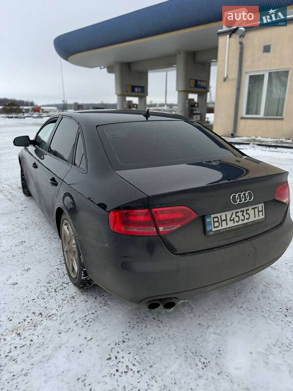 Седан Audi A4 2011 в Києві