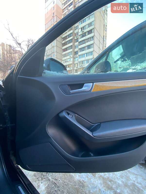 Седан Audi A4 2011 в Києві