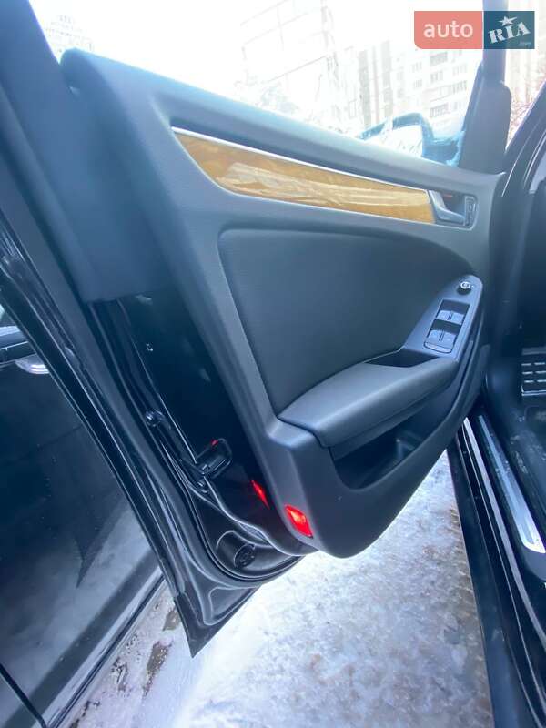 Седан Audi A4 2011 в Києві
