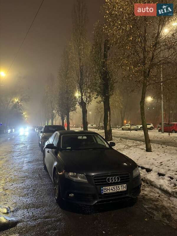 Седан Audi A4 2011 в Києві