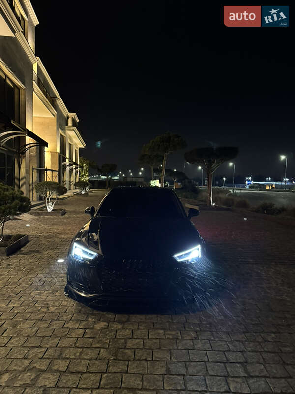 Седан Audi A4 2016 в Львові