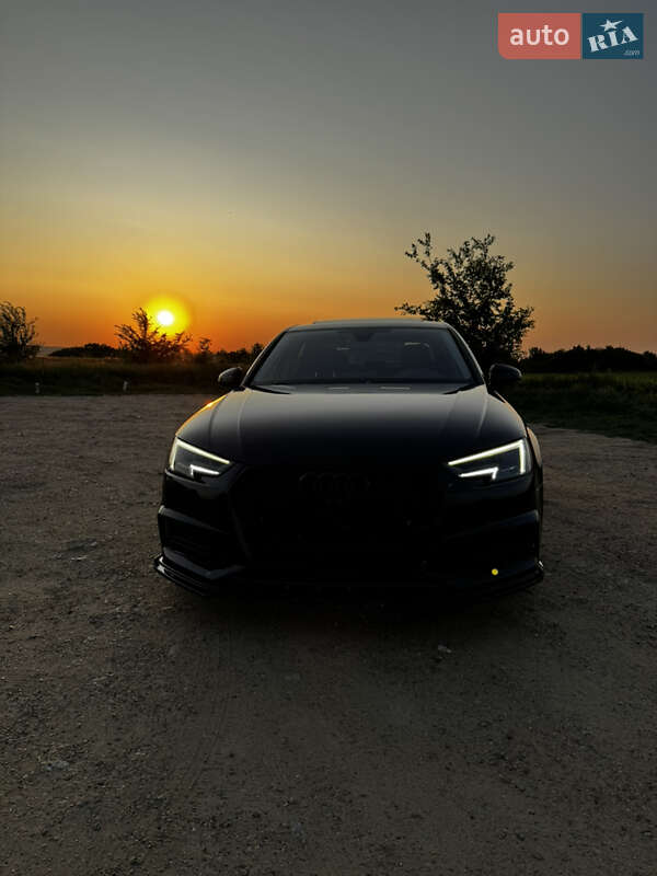 Седан Audi A4 2018 в Хмельницькому