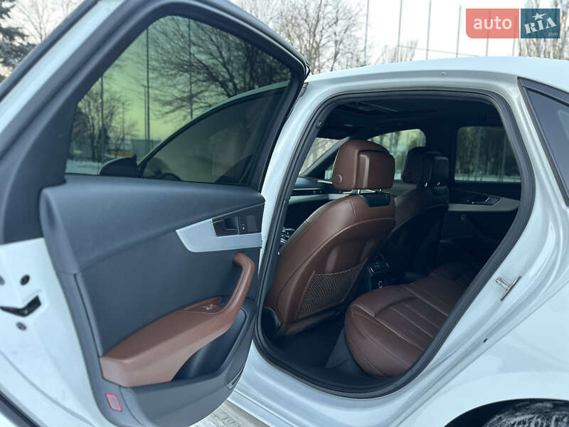 Седан Audi A4 2018 в Запоріжжі