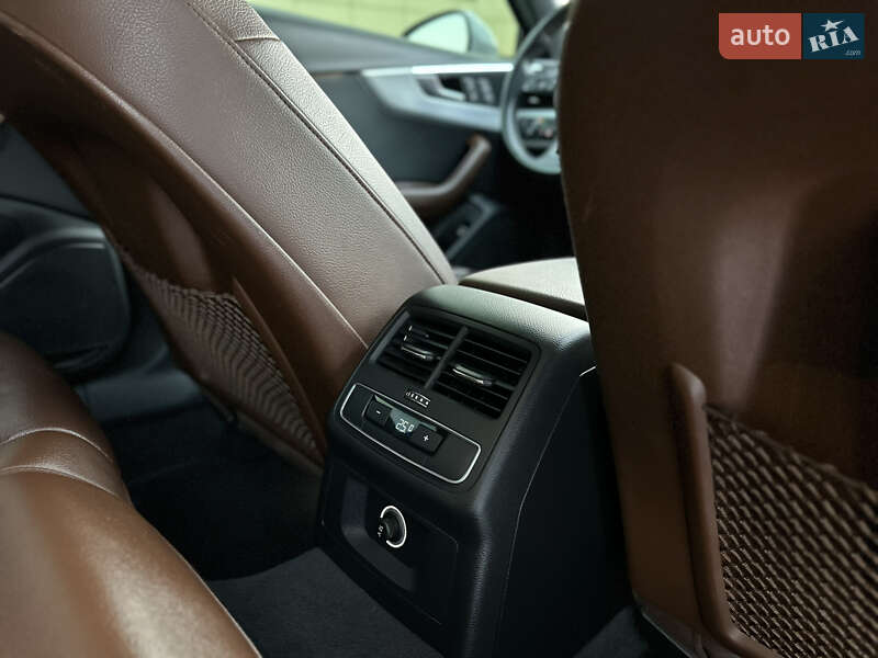 Седан Audi A4 2018 в Запоріжжі