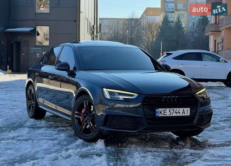Седан Audi A4 2016 в Львові