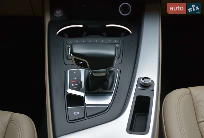 Седан Audi A4 2018 в Києві