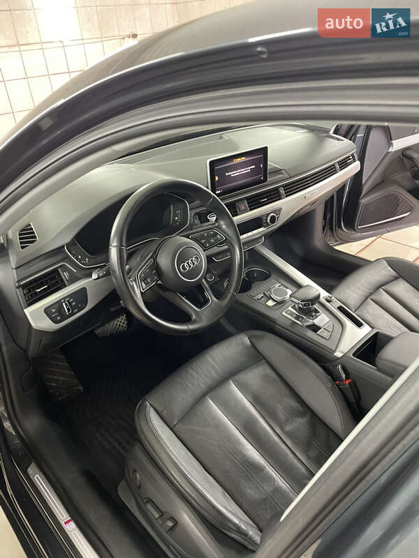 Седан Audi A4 2016 в Пустомитах