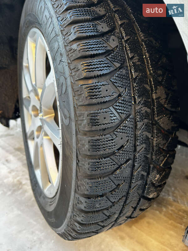 Седан Audi A4 2014 в Мукачевому