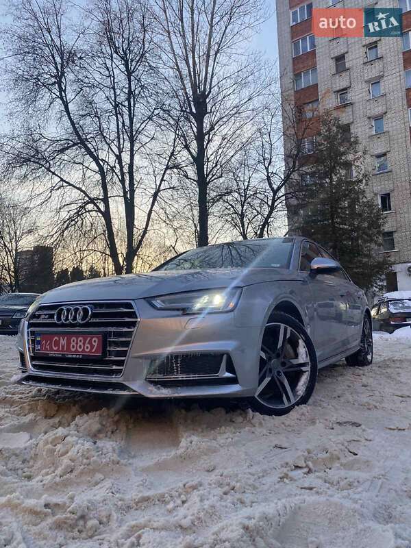 2018 Audi A4, VIN WAUENAF43JA166948:plate — фото 1 (autoria)