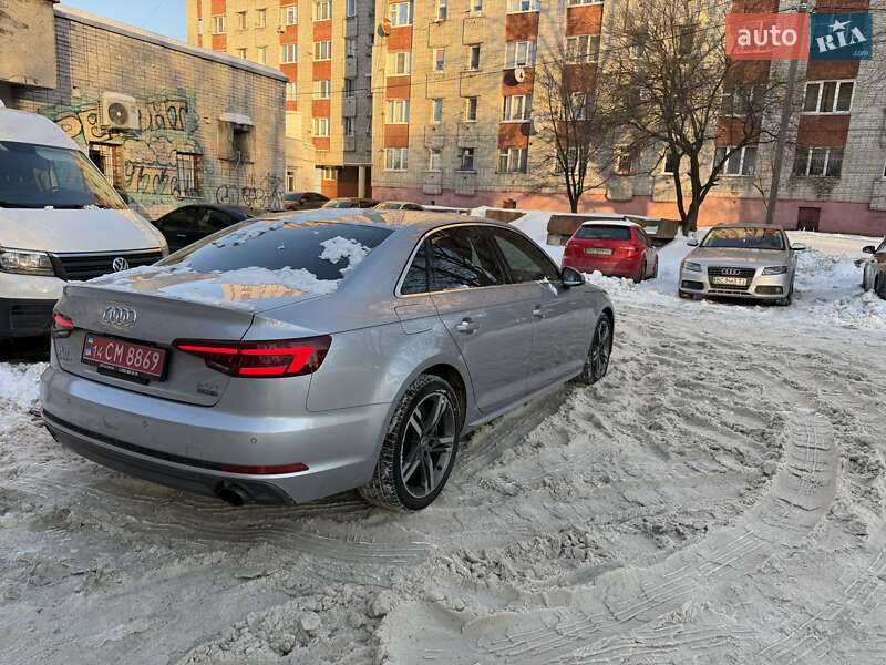 Седан Audi A4 2018 в Львові