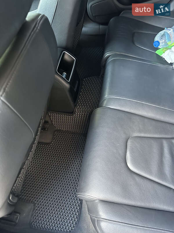 Седан Audi A4 2013 в Сарнах