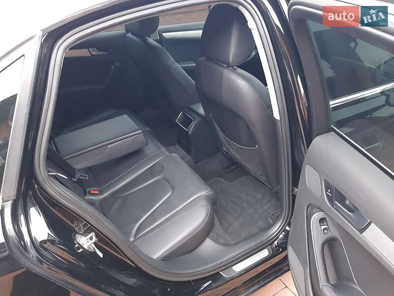 Седан Audi A4 2013 в Полтаві