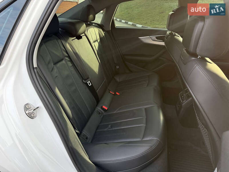 Седан Audi A4 2019 в Киеве