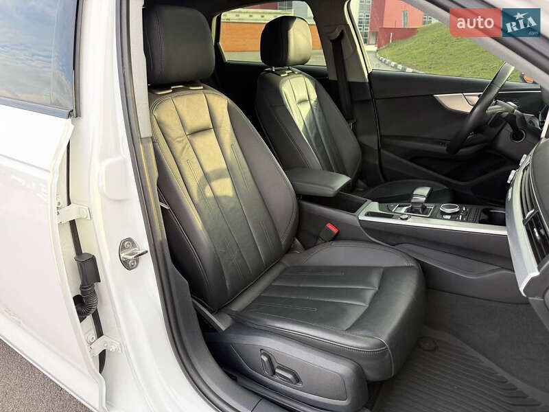 Седан Audi A4 2019 в Киеве