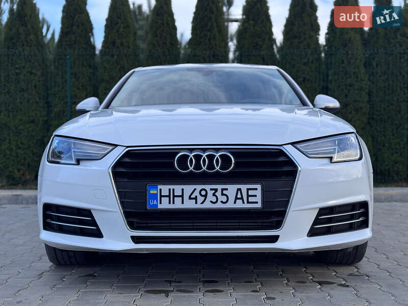 Седан Audi A4 2018 в Одессе