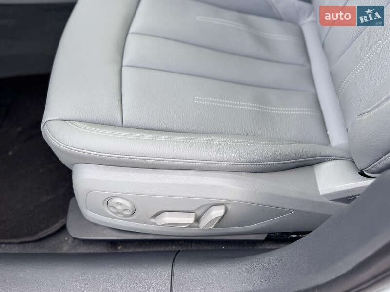 Седан Audi A4 2018 в Одессе