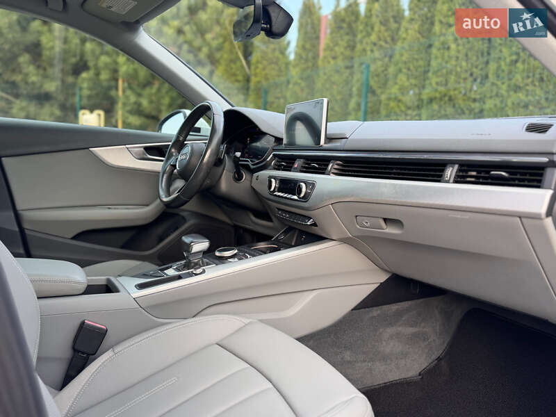 Седан Audi A4 2018 в Одессе