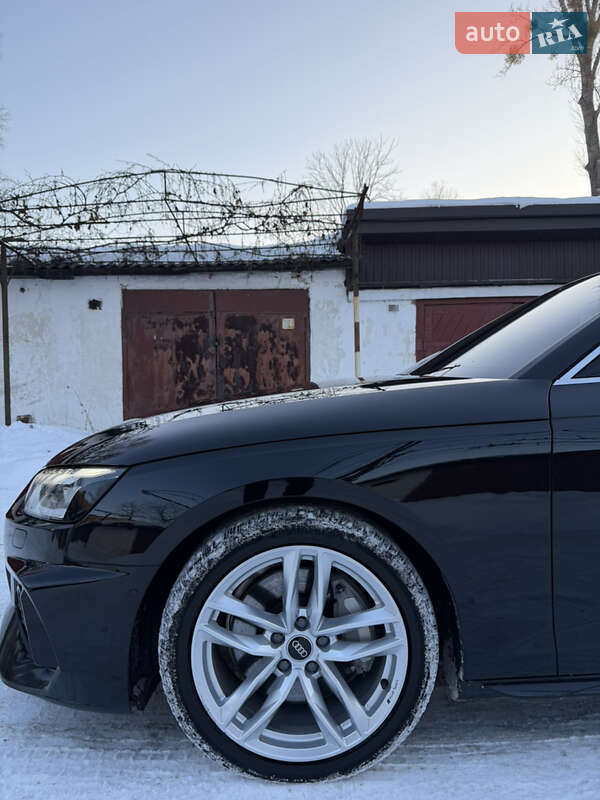 Седан Audi A4 2023 в Ивано-Франковске
