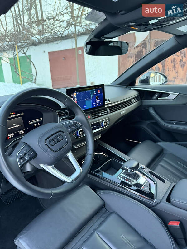 Седан Audi A4 2023 в Ивано-Франковске