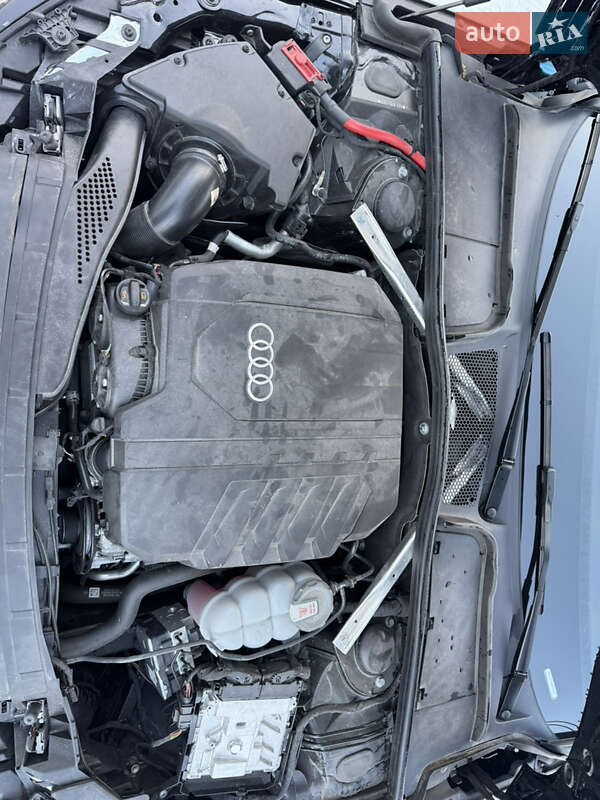 Седан Audi A4 2023 в Ивано-Франковске