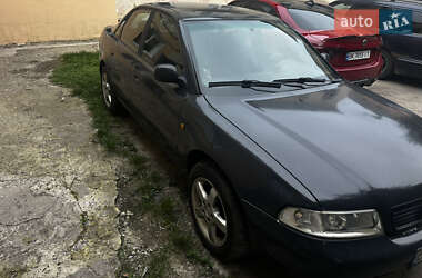 Седан Audi A4 1999 в Здолбуніві