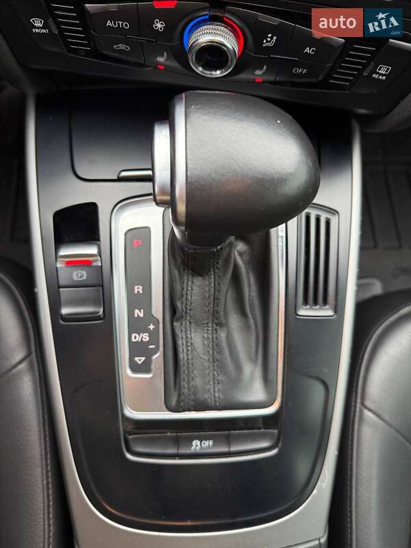 Седан Audi A4 2014 в Дніпрі