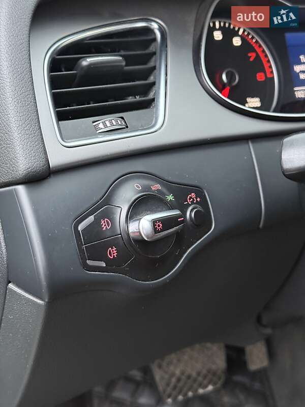 Седан Audi A4 2012 в Сумах