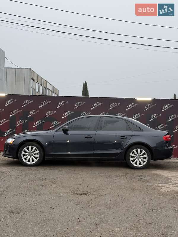 Седан Audi A4 2012 в Сумах