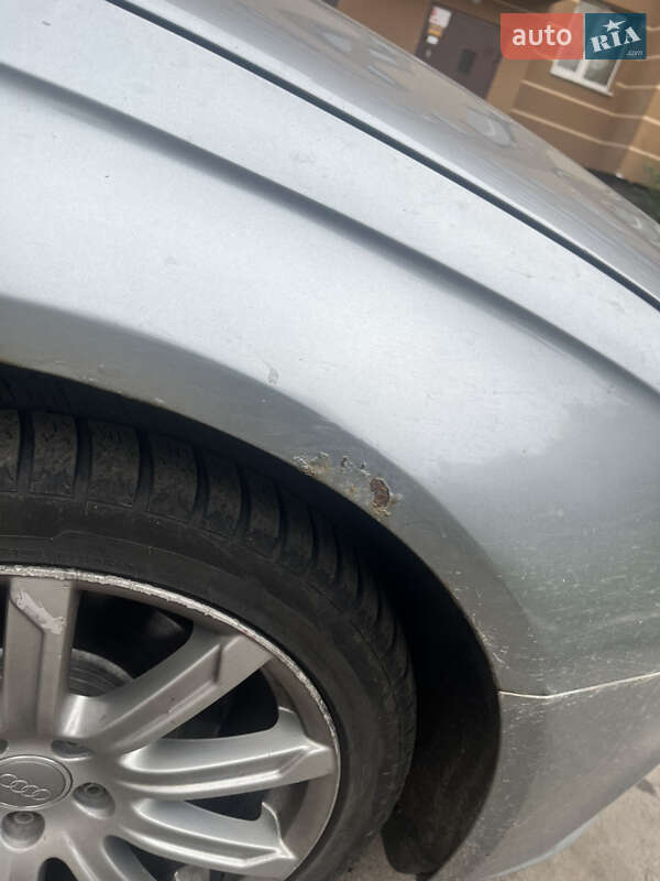 Седан Audi A4 2011 в Ровно