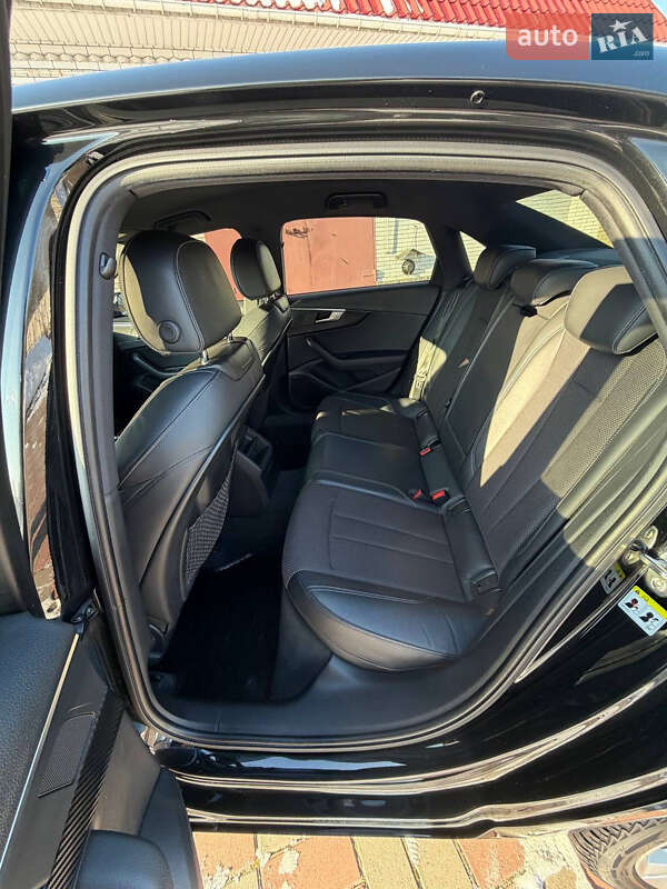 Седан Audi A4 2017 в Киеве
