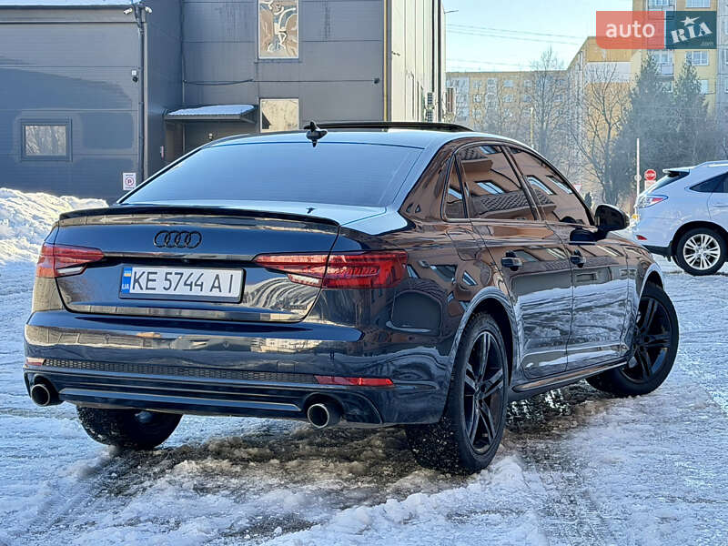 Седан Audi A4 2016 в Ужгороде