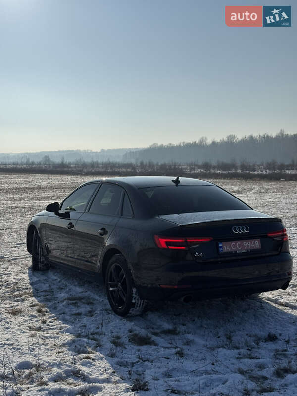 Седан Audi A4 2017 в Полтаві